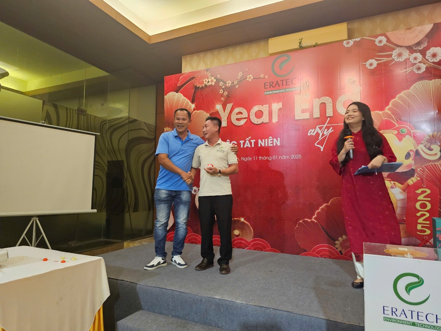 Tiệc tất niên 2024