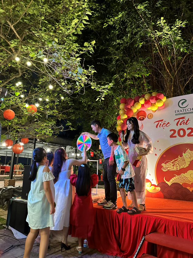 Tiệc tất niên 2023